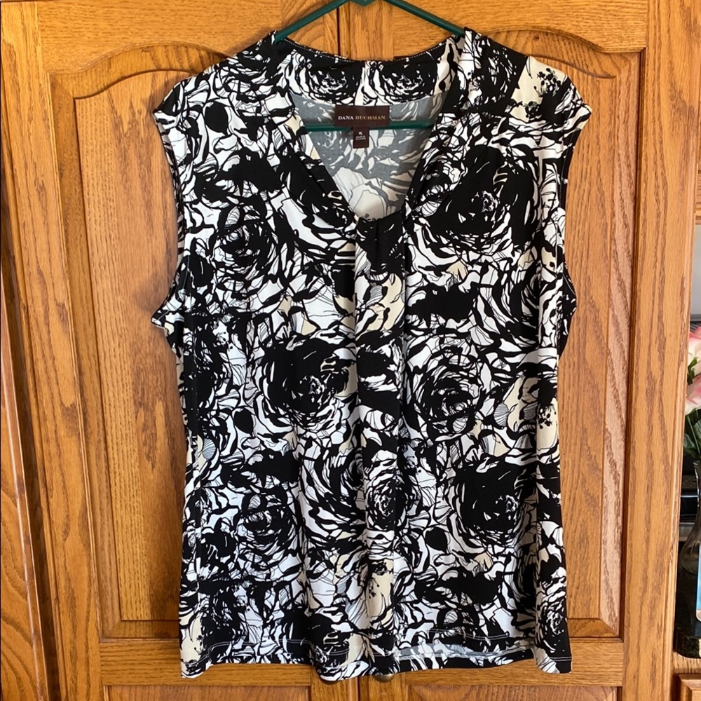 Dana Buchman Black and White Floral Women's Top